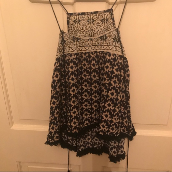 NWT Alter’d state fun black and white tank. It has a fringe around the bottom. - Picture 6 of 14